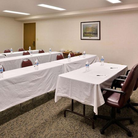 Americas Best Value Inn Knob Noster Bagian luar foto