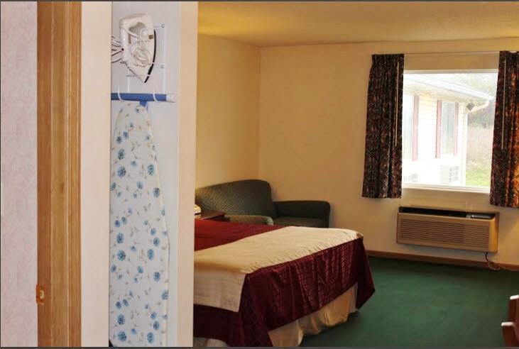 Americas Best Value Inn Knob Noster Ruang foto