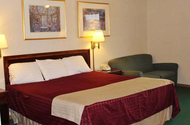 Americas Best Value Inn Knob Noster Ruang foto