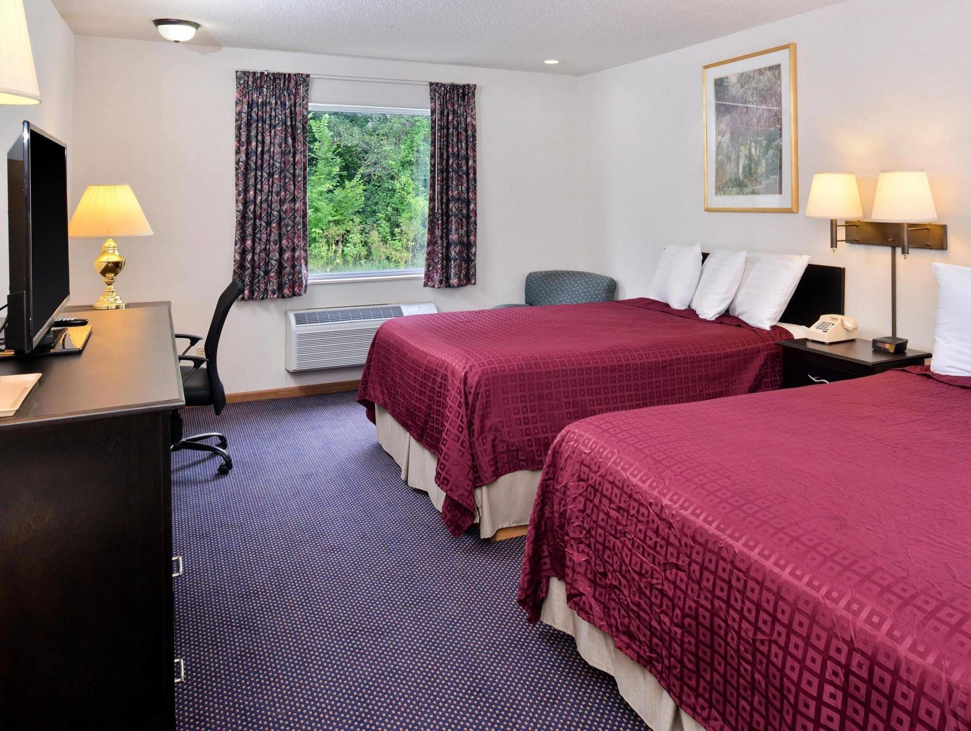 Americas Best Value Inn Knob Noster Bagian luar foto